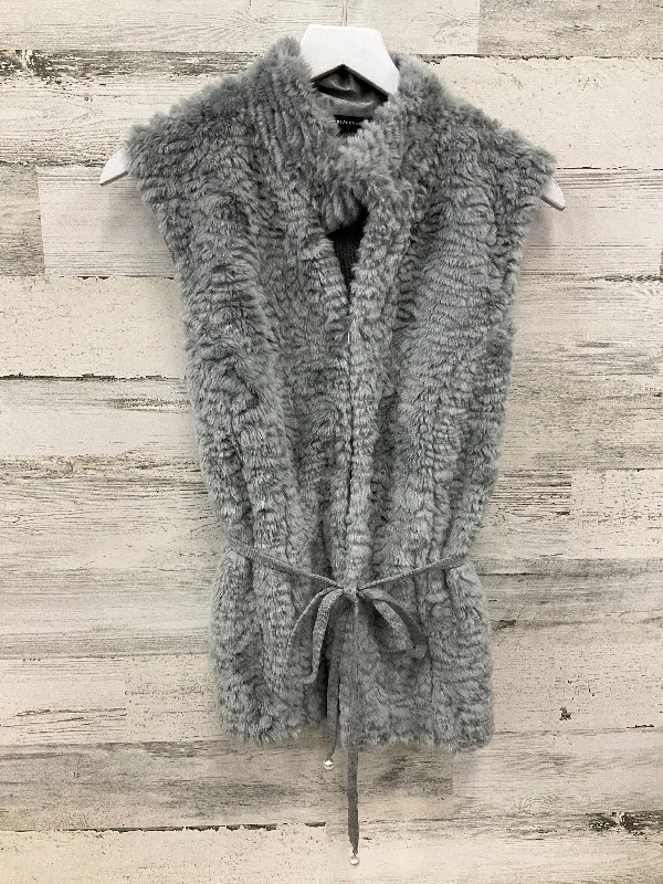 Vest Faux Fur & Sherpa By White House Black Market In Grey, Size: L